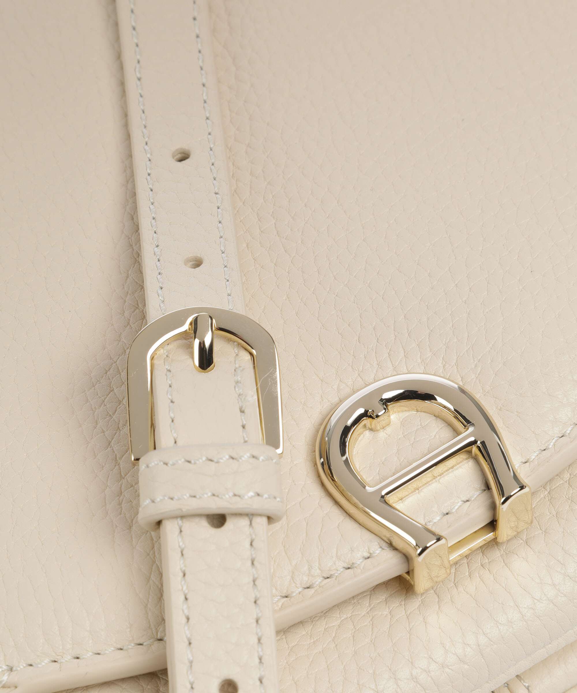 Aigner Diadora S Schoudertas macadamia white - Image 5