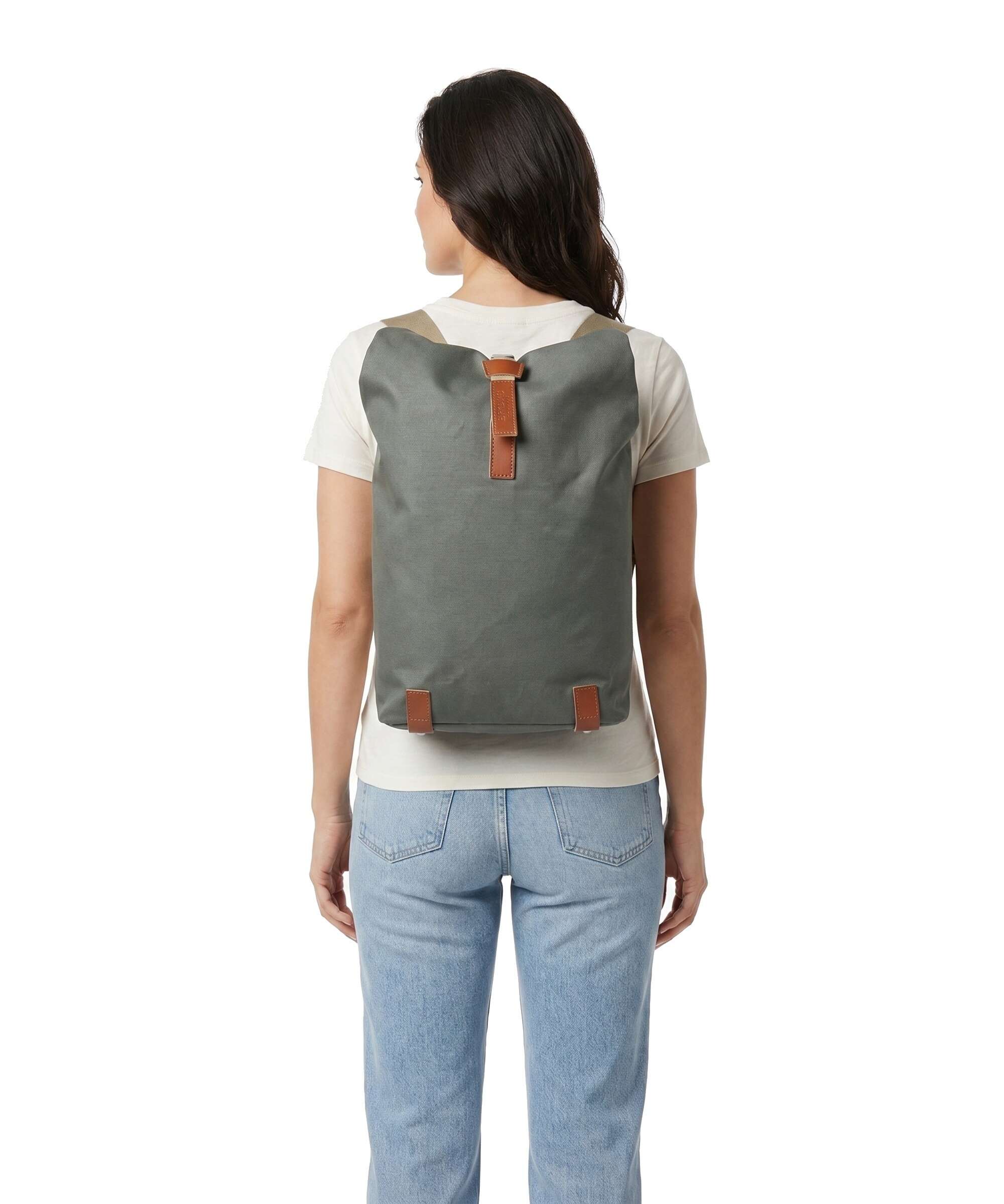 Brooks England Pickwick Cotton Canvas Small Rolltop rugzak sage green/honey details - Image 3