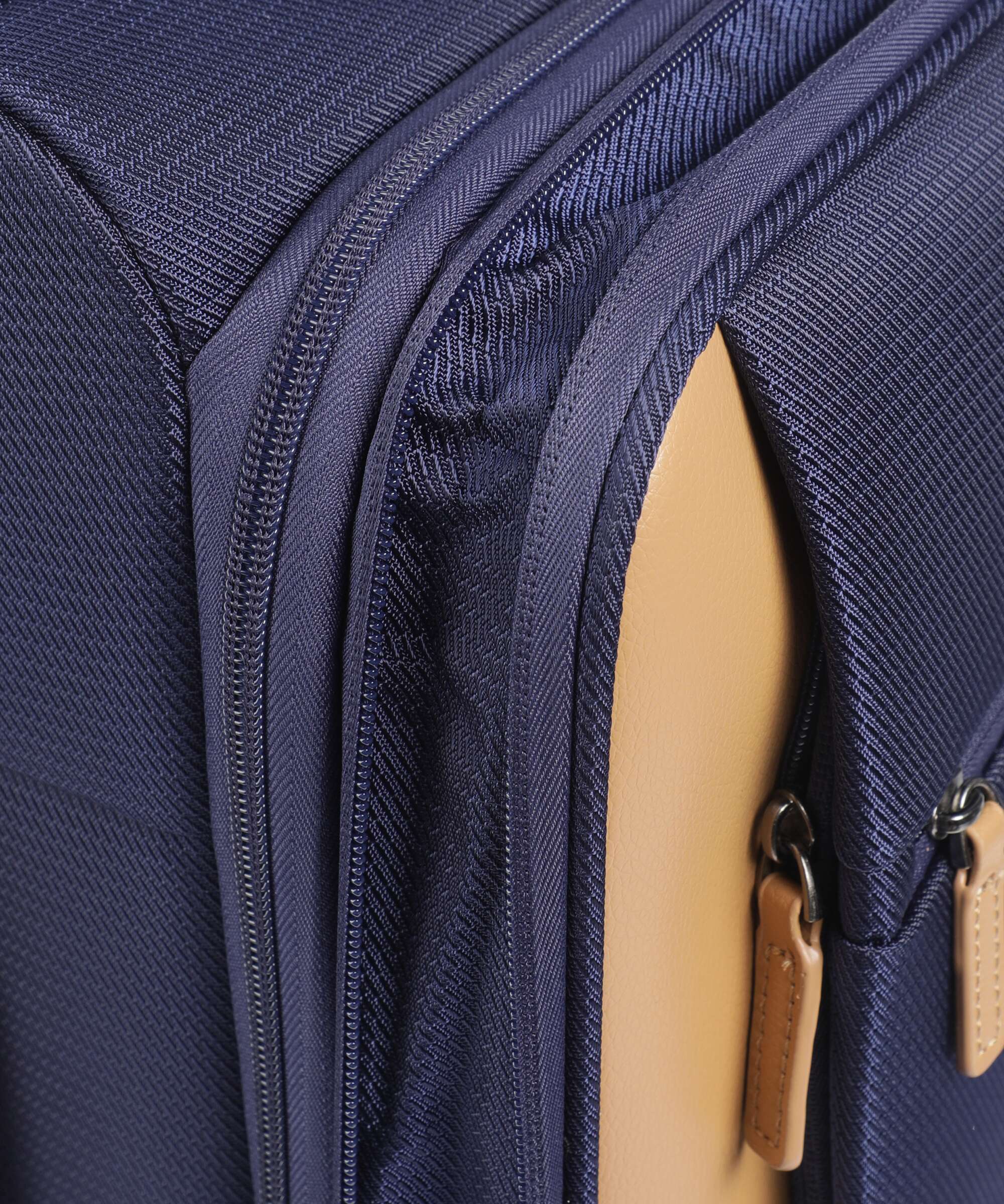 Delsey Paris Montmartre Air 3.0 Slim Trolley (4 wielen) navy - Image 4