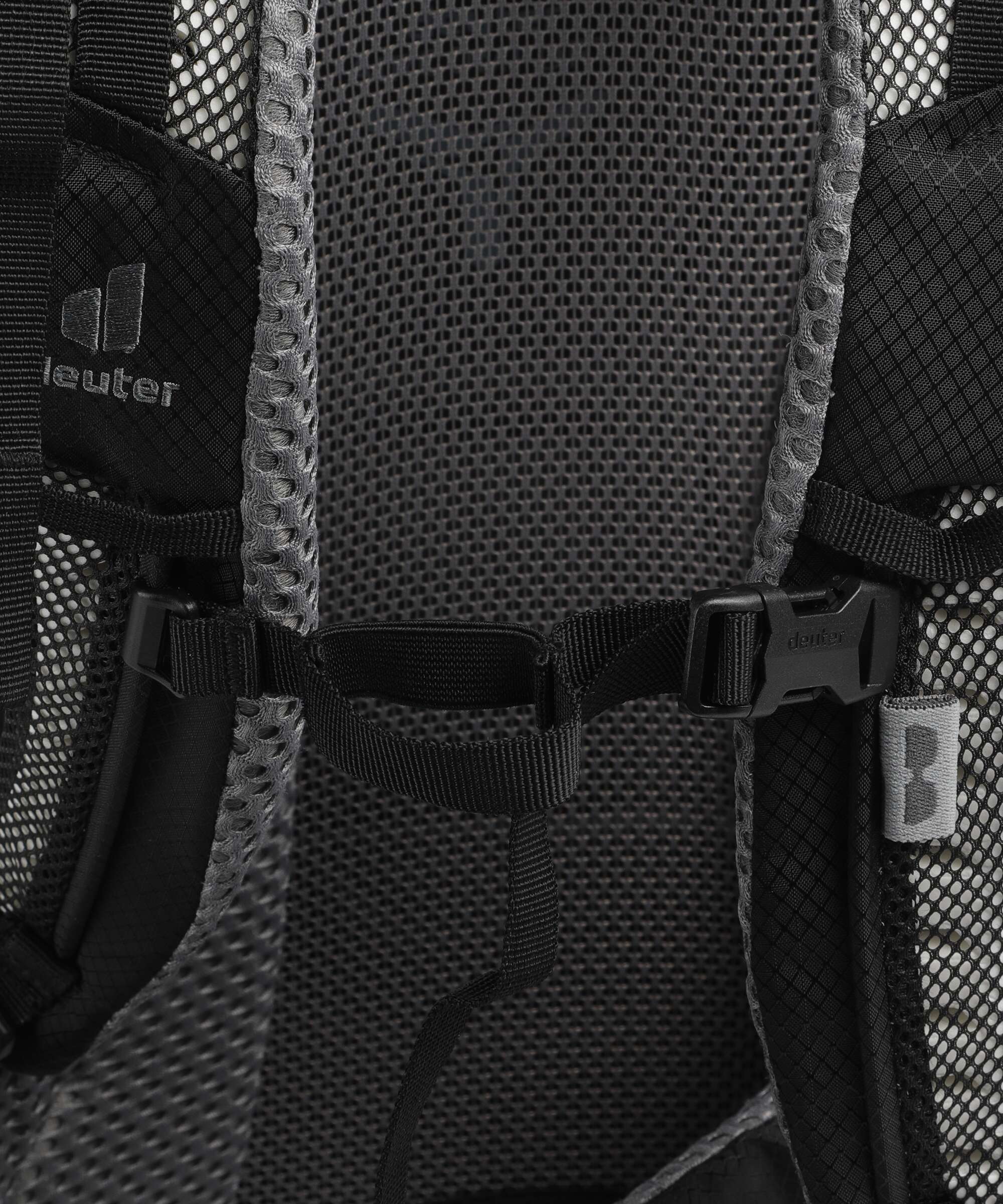 Deuter Futura 24 SL Wandelrugzak black - Image 3