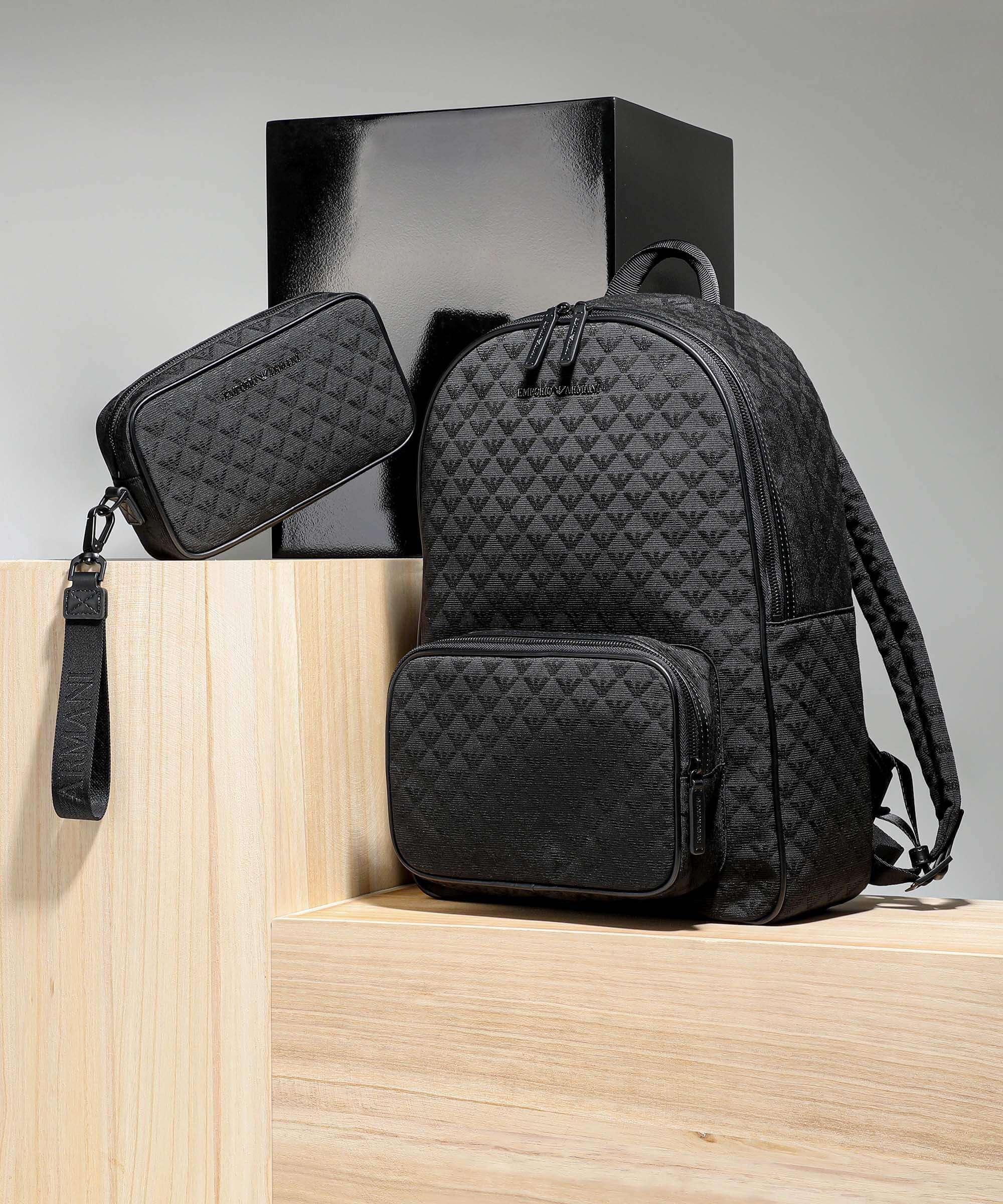 Emporio Armani Omnia Jacquard Toilettas black - Image 2
