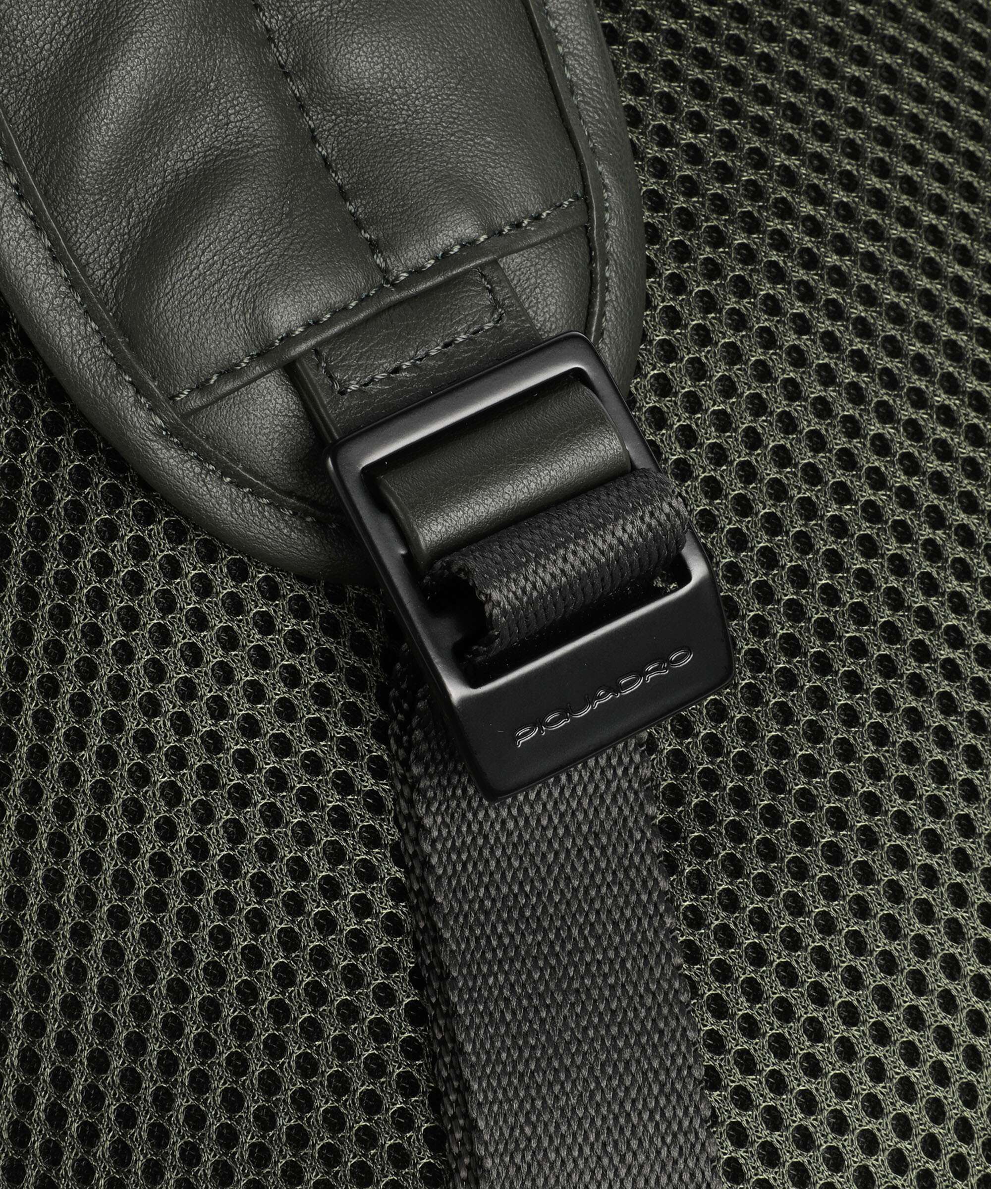 Piquadro Urban LED Sling rugzak forest green - Image 4