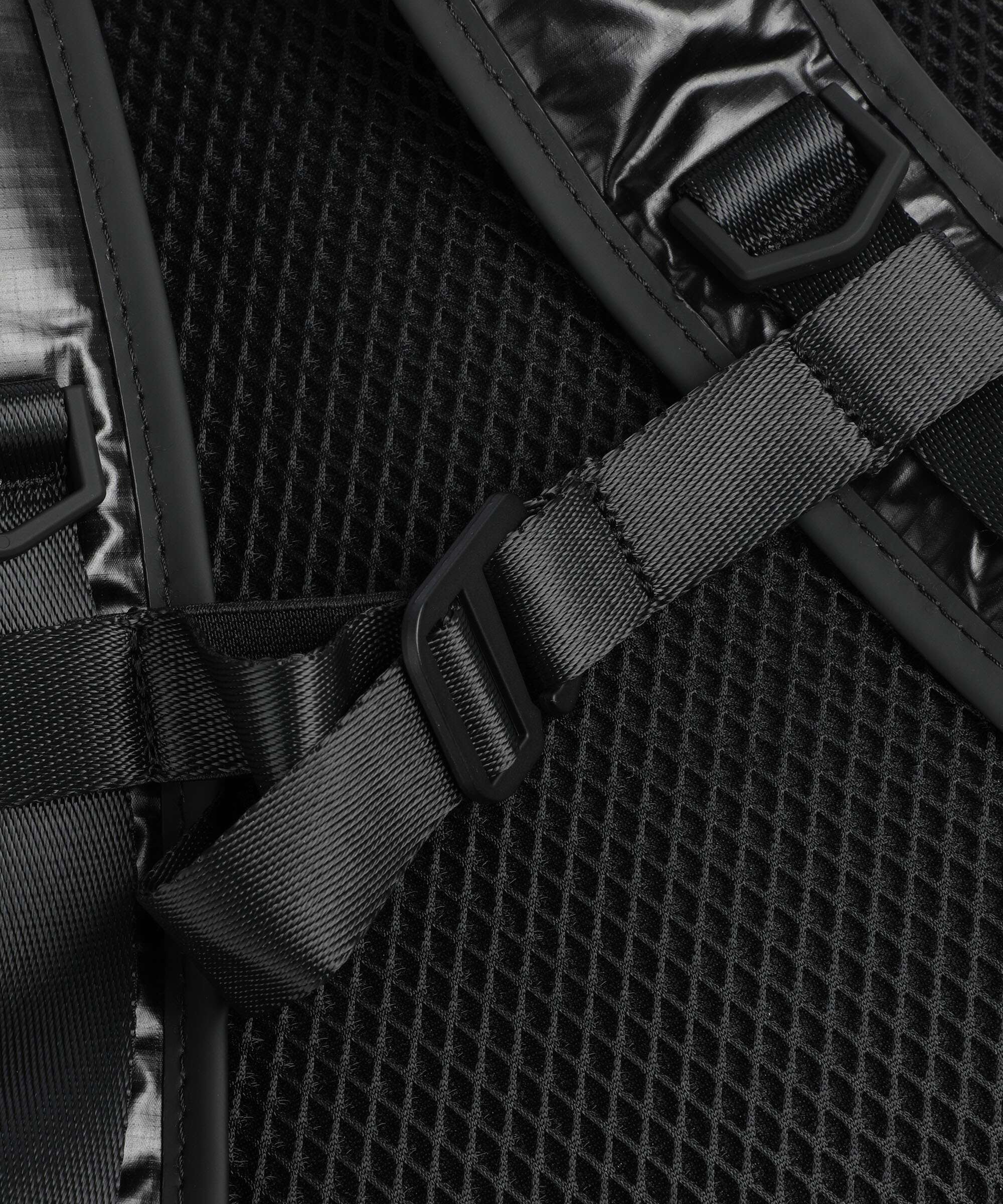 Rains Sibu Rolltop rugzak black - Image 5