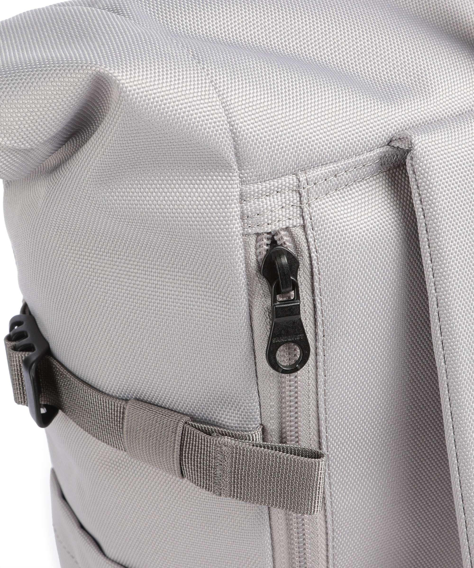 Sandqvist Icon M Rolltop rugzak light grey - Image 5