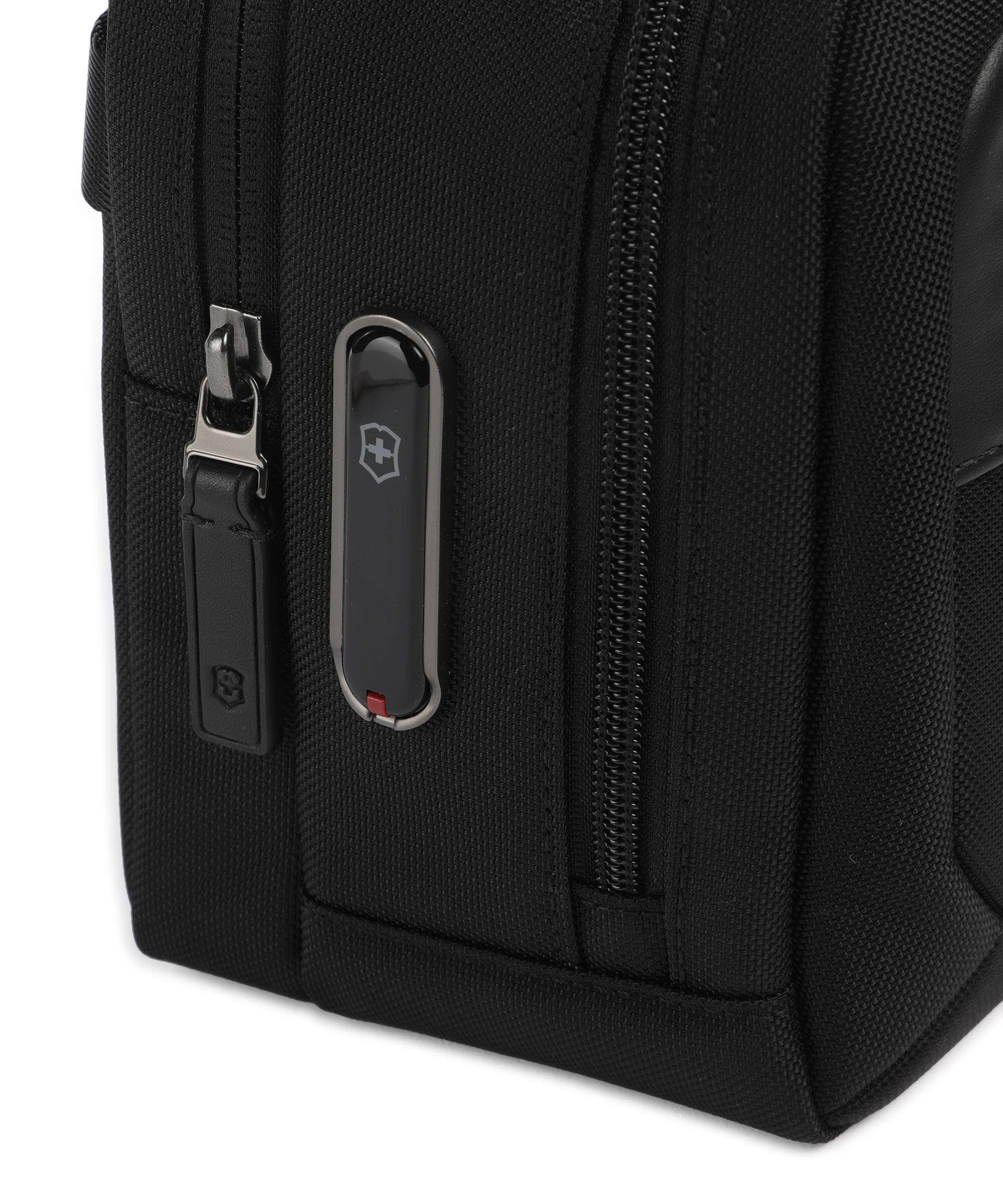 Victorinox Mythic Toilettas black - Image 3